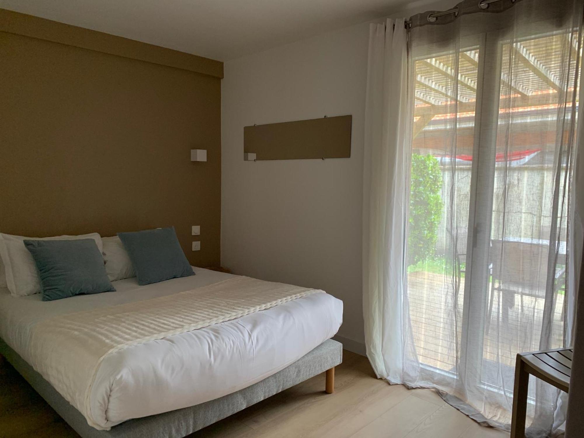 Logis Hotels - Hotel Et Restaurant L'Oceana ลองตง ภายนอก รูปภาพ